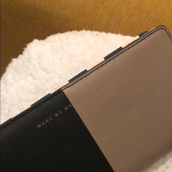 Marc Jacobs Dual-Color Wallet - Picture 6 of 6